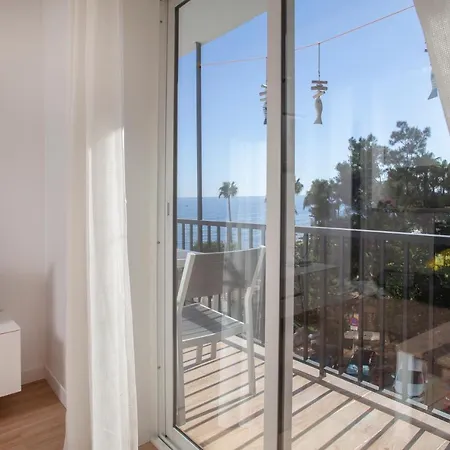 Lovely Beachfront In Calahonda Apartment Sitio de Calahonda
